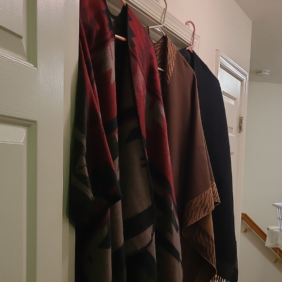 3 Elegant Multicolor Geometric Shawl Wrap - Picture 4 of 4